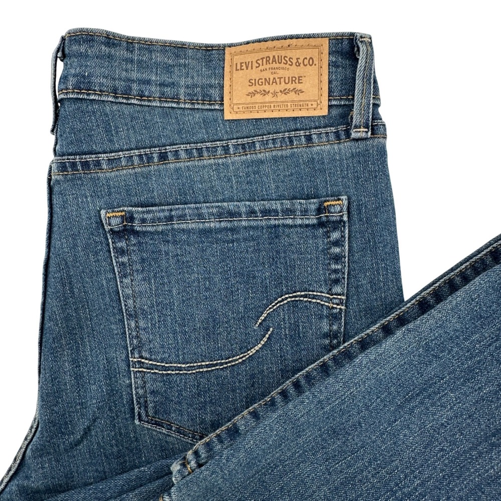 Levi Strauss Signature Womens Size 10M Blue Mid Rise Bootcut Jeans‎ W30 L32 - Picture 4 of 12